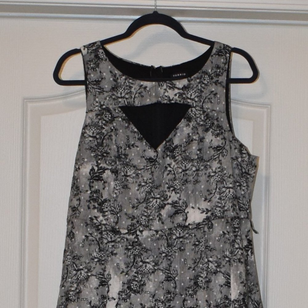 Torrid Black and White Keyhole Swing Dress
